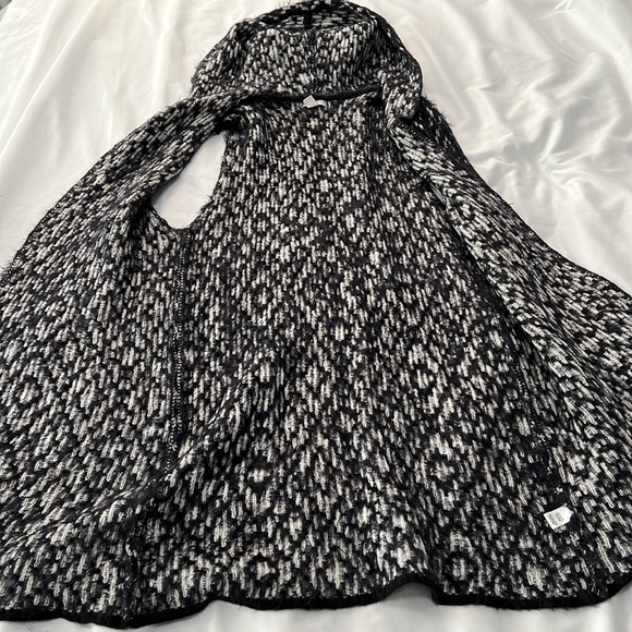 Cato Black/White Hooded Sleeveless Long Cardigan Super Soft Eyelash Sweater - Picture 3 of 6